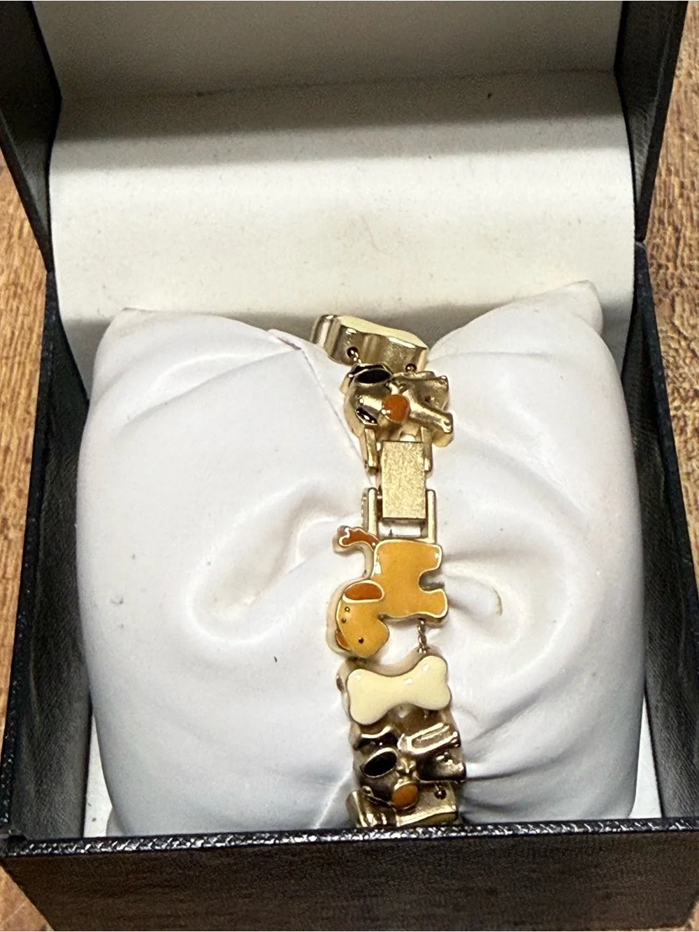 Peck & peck Ladies Slider Charm Watch Dogs & Bones